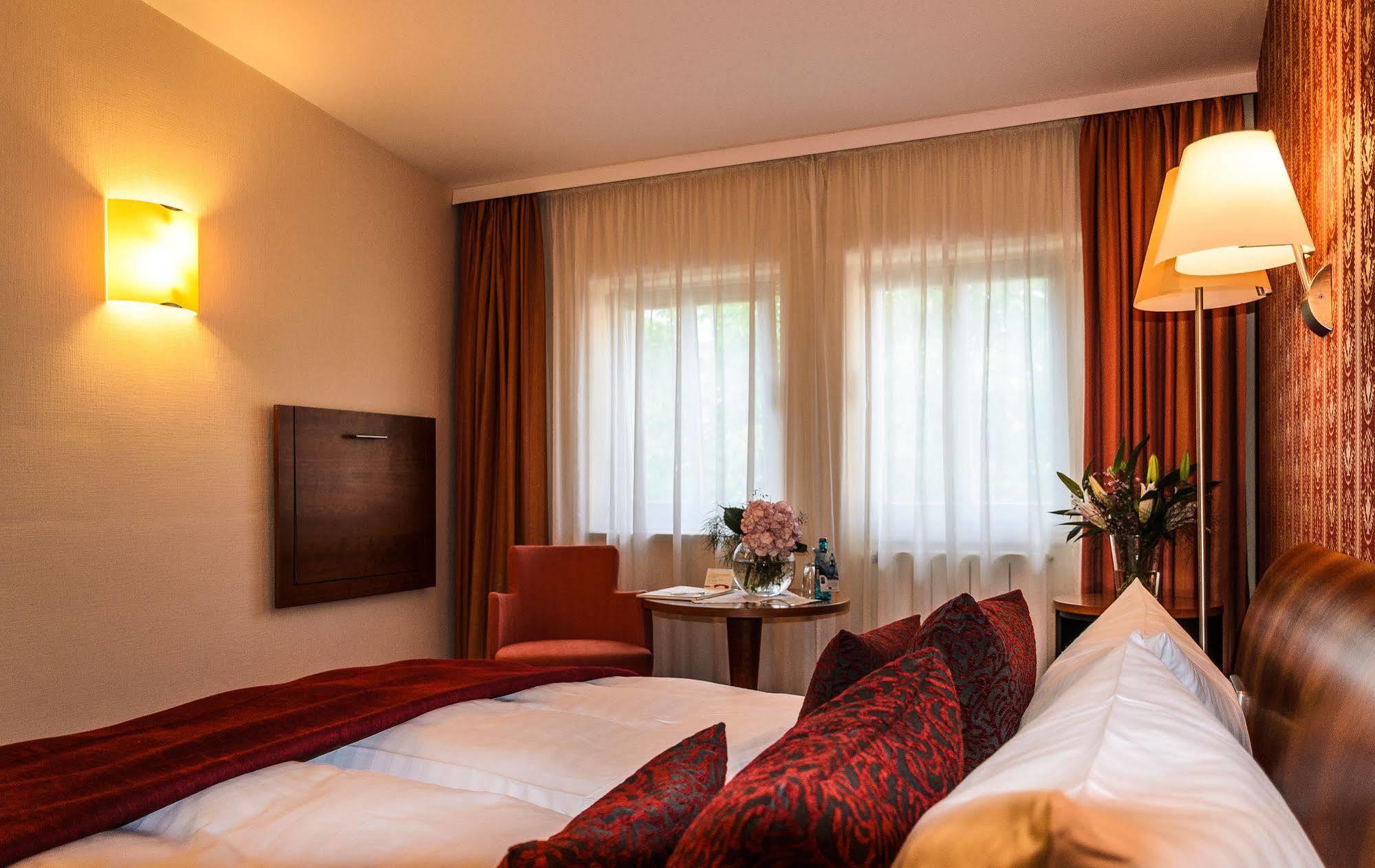 Akzent Hotel Goldner Hirsch Kamenz Exterior foto